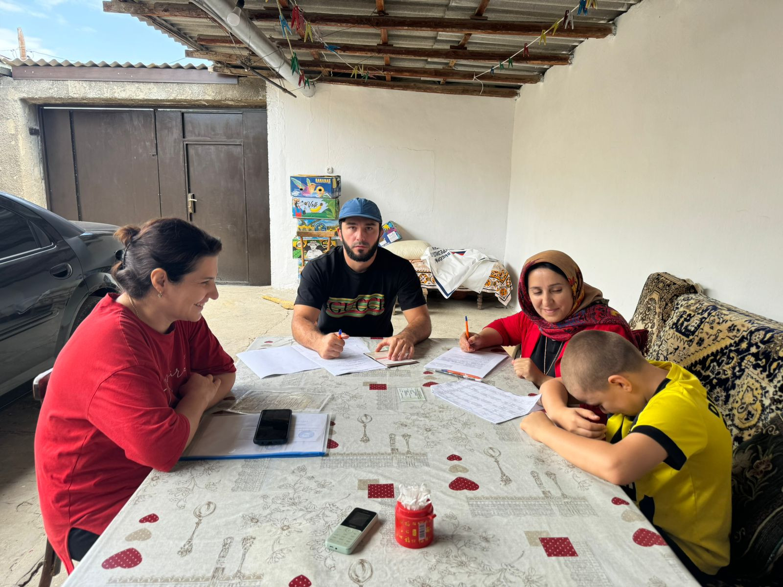 Социальные работники Минтруда Дагестана в Сергокалинском районе  проверили условия проживания детей-сирот и детей, оставшихся без попечения родителей